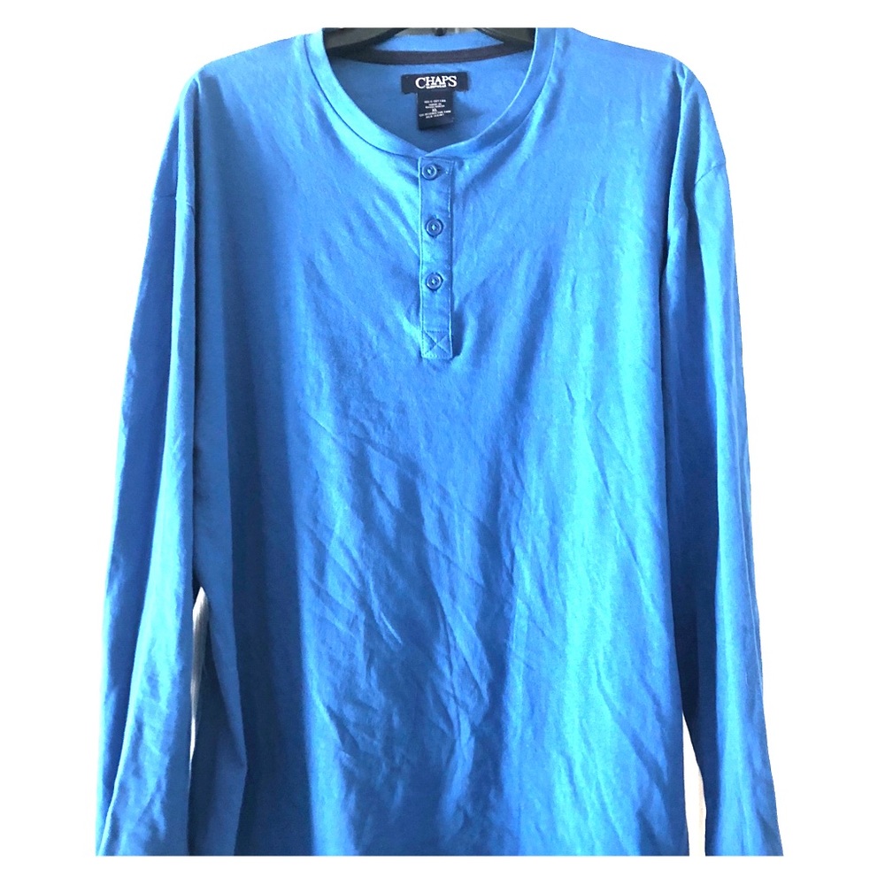 Men’s long sleeve shirt.